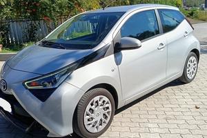 Toyota Aygo 5 Porte 5p 1.0 x-play 72cv