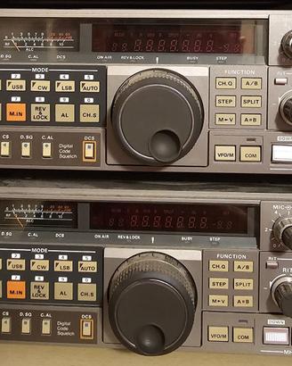 Kenwood TS-811E e TS-711E