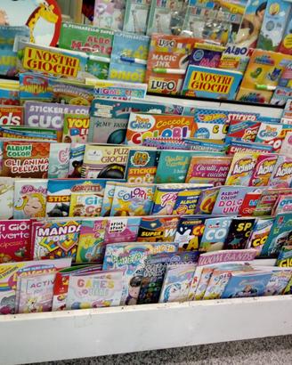 Espositore riviste giornali libri