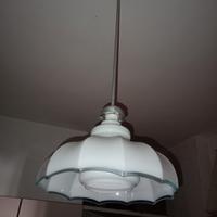 lampadario vintage vetro  bianco con bordo azzurro