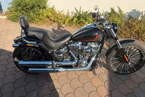 HARLEY DAVIDSON  BREAKOUT 117 