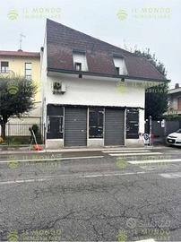 Palazzo / Stabile di 300 m² con 5 locali a Cabiate
