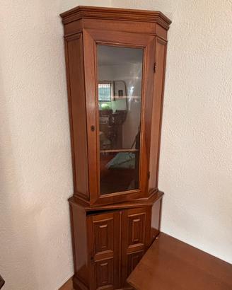 Angoliera in legno