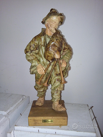 Zampognaro in cartapesta