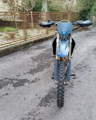 TM 300 F