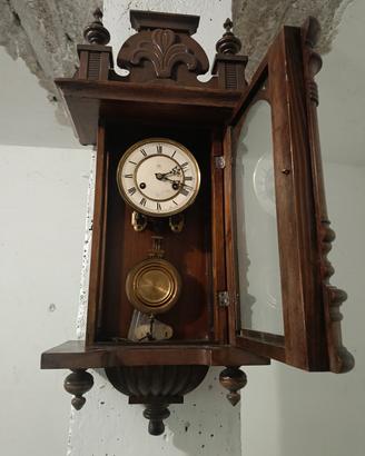  antico orologio a pendolo