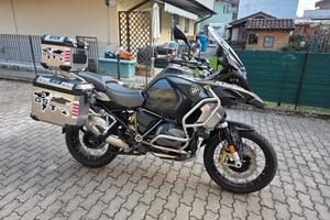 BMW gs 1250 adventur anno 2029