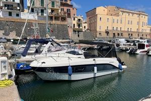 Quicksilver Activ 805 Sundeck