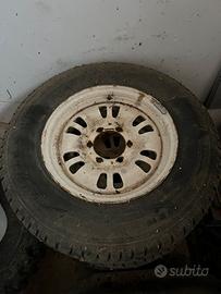 4 gomme e cerchi invernali 6 fori