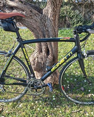 Bicicletta da corsa in carbonio Bonetti