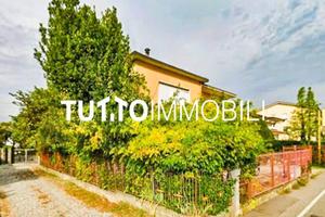 Villa di 600 m² con più di 5 locali e box auto dop