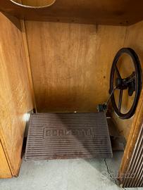 Mobiletto per macchina da cucine d’epoca BORLETTI
