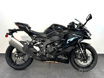 Kawasaki Ninja ZX-4 R ZX4R - KM0- PARI AL NUOVO