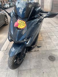 YAMAHA  TMAX 560