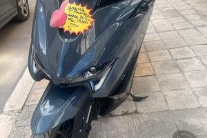 YAMAHA  TMAX 560