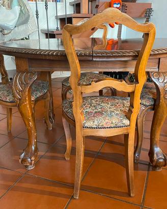 Tavolo d’epoca allungabile in legno con sedie