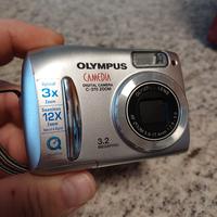 fotocamera digitale vintage olympus