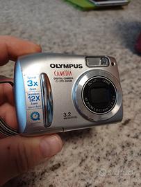 fotocamera digitale vintage olympus