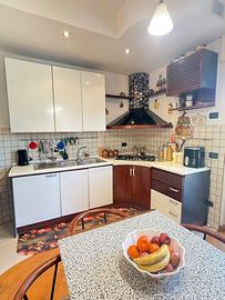 Cucina Completa con Piano Cottura Recente