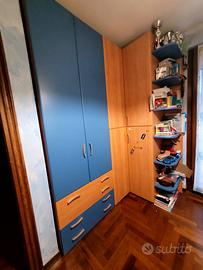 Cameretta con armadio d'angolo