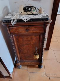 mobiletto ingresso antico