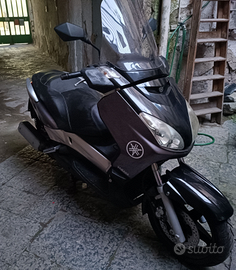 Yamaha X-max 250