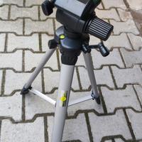 Tre piede per macchina fotografica o cinepresa.