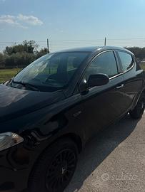 Lancia Y metano Casa madre