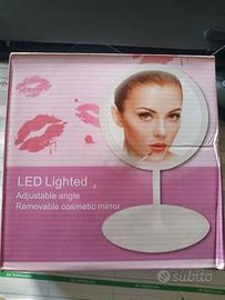 specchio illuminato a led