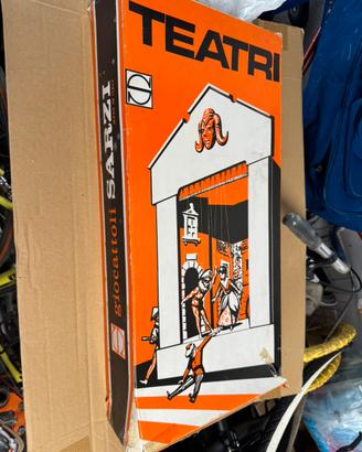 Teatrino giocattolo Sarzi + marionette