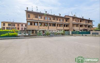 VILLA A SCHIERA DI STESTA CON BOX