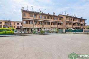VILLA A SCHIERA DI STESTA CON BOX