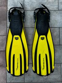 Pinne Mares avanti quattro e scarpe neoprene