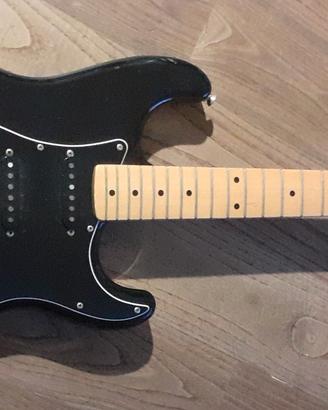 Squier stratocaster  SQ 1983