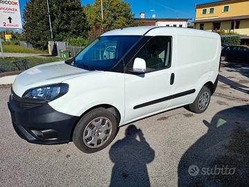 Fiat Doblo Doblò 1.4 T-Jet Natural Power PC-TN Car