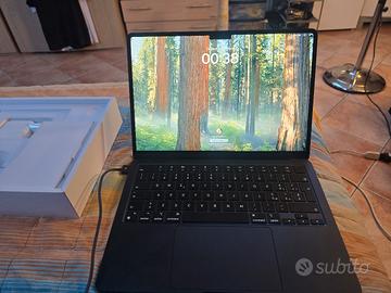 PC portatile Mcbook air da 13" con chip apple M3