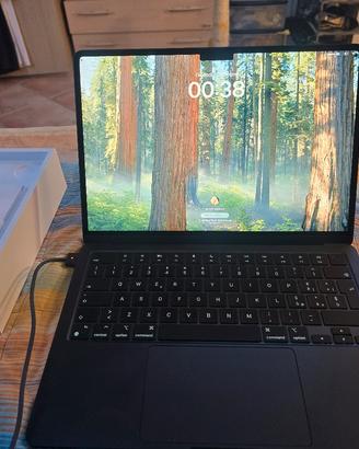 PC portatile Mcbook air da 13" con chip apple M3