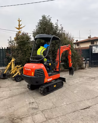 E202 MINIESCAVATORE KUBOTA KX41