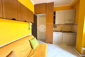 2 LOCALI A DIANO MARINA