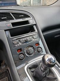 PEUGEOT 5008 2.0 DIESEL