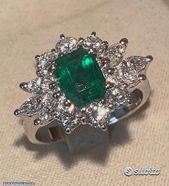 ANELLO ORO 18kt. CON DIAMANTI E SMERALDO ZAMBIA