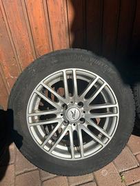 Cerchi in lega più gomme invernali  per fiat 500