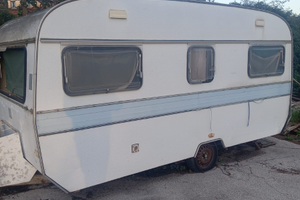 Roulotte di 5 metri rimorchiabile