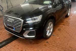AUDI Q2 30 TDI Identity Black