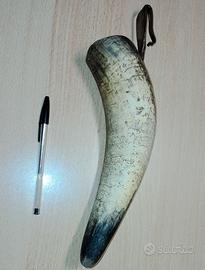 Antico corno porta cote risalente primi 1900