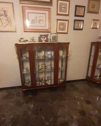 Vetrine in legno e vetro