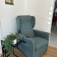 Poltrona relax con alzapersona