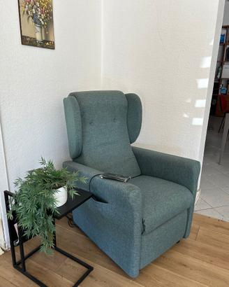 Poltrona relax con alzapersona