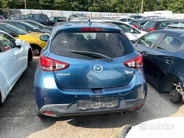 MAZDA 2 PER RICAMBI