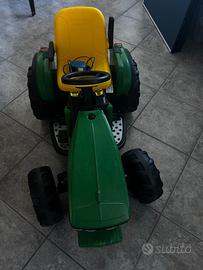 Trattorino elettrico giocattolo John Deere